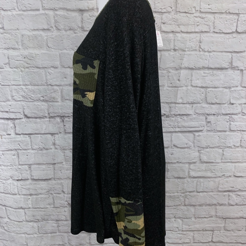 NWT Camo Pocket Sweater Heathered Gray - Picture 4 of 6